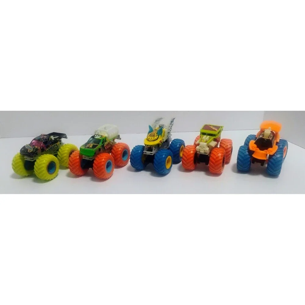 MATTEL HOT WHEELS MONSTER TRUCKS GLOW IN THE DARK LOT HAUL Y’ALL DARK BATTITUDE